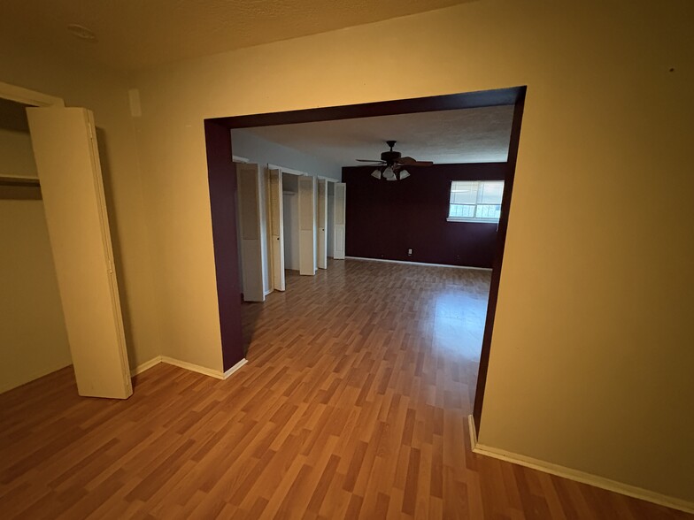 Building Photo - 9303 Aquarius Ln