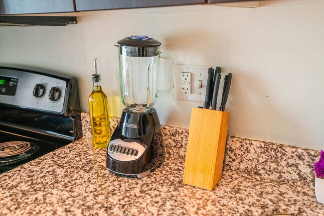 Building Photo - 914 N 4th St