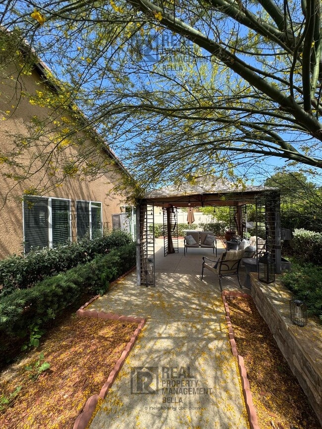 Building Photo - 31372 McKenna Ct