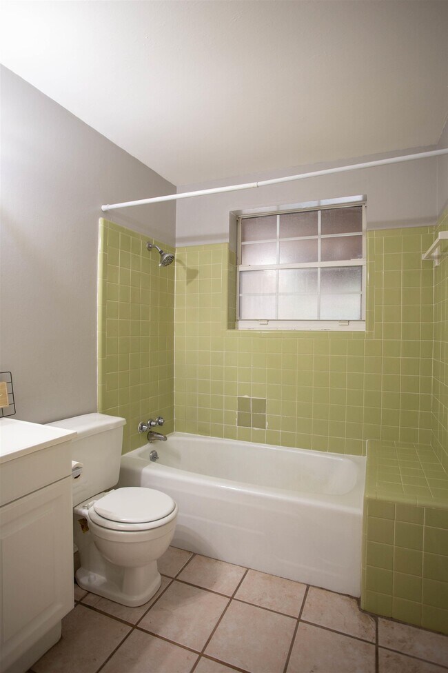 Building Photo - 2992 Corrib Dr