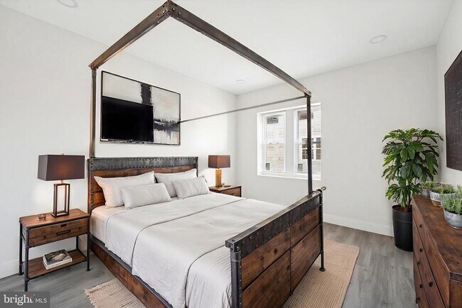 Building Photo - 32 S 62nd St