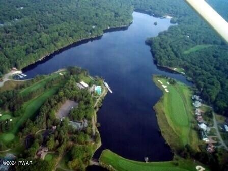 Building Photo - 402 Canoe Brook Dr