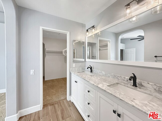 Building Photo - 27109 Teton Trail