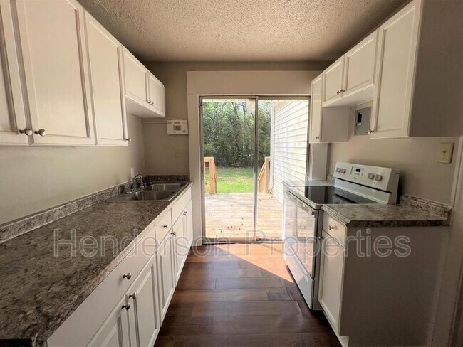 Building Photo - 1256 Edgewood Rd