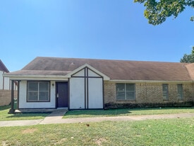 Building Photo - 433 W Panther Way