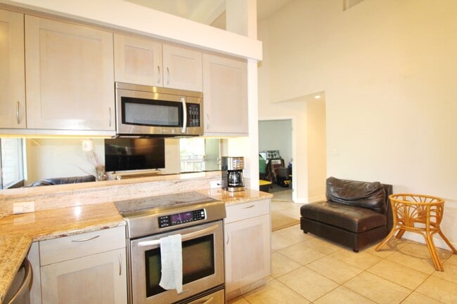 Building Photo - Rare Haleakala Gardens Top Floor Corner Unit - Unfurnished 3 Bed 2 Bath