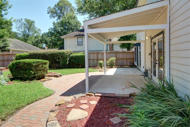 Building Photo - 12118 Double Tree Dr
