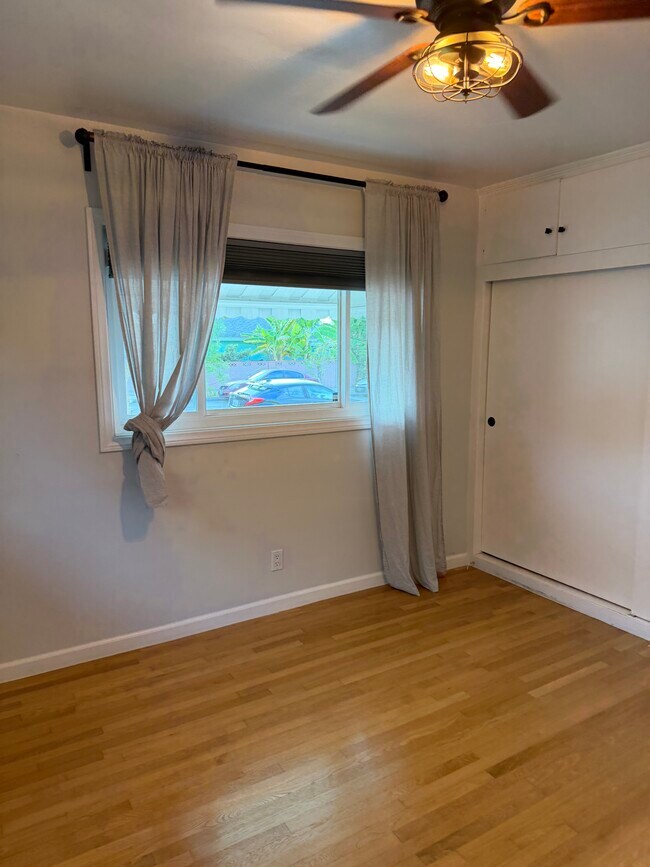 Building Photo - 409 N Park Ave