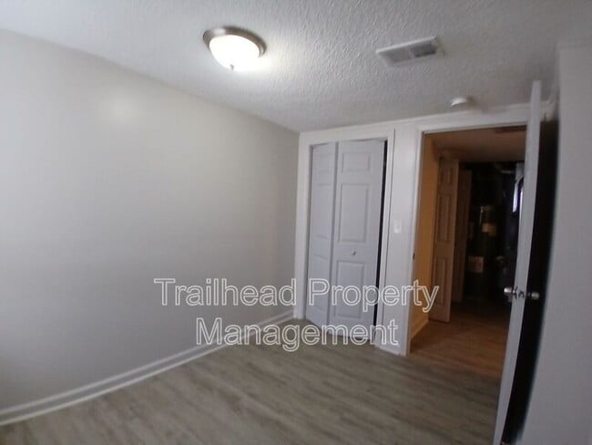 Building Photo - 519 Maier Dr
