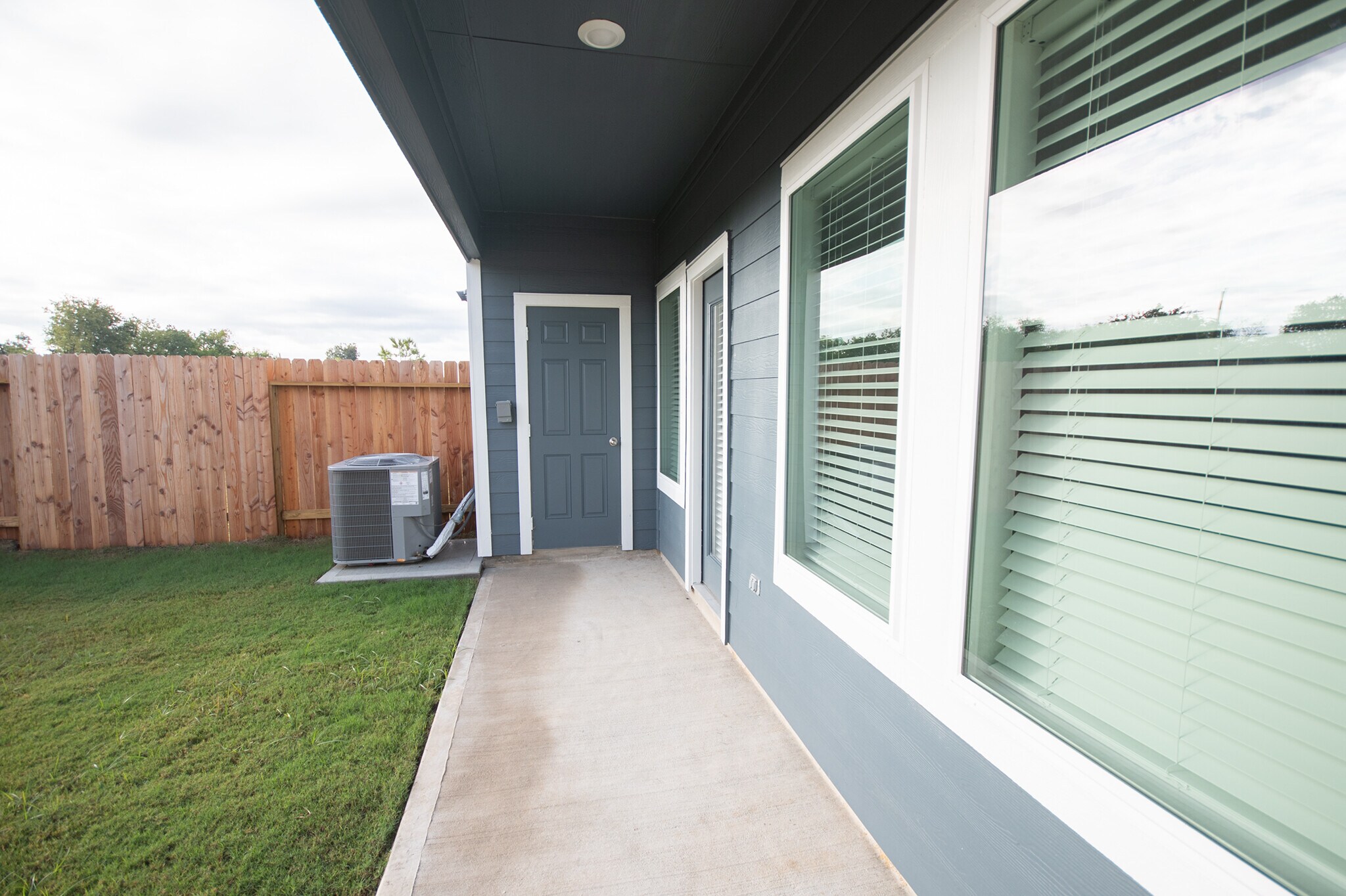 Building Photo - 10217 Berkeley Springs Trl