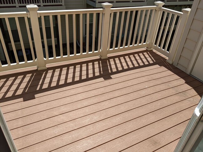 Building Photo - Updated condo in Ballenger Creek available in June!