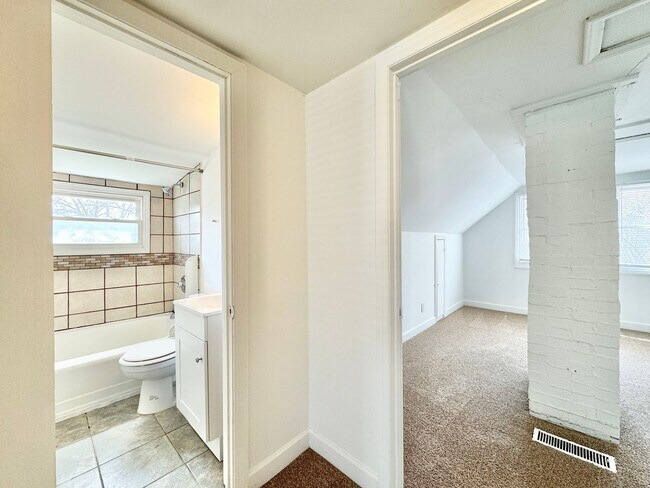 Building Photo - Updated 3 bedroom home convenient to 29