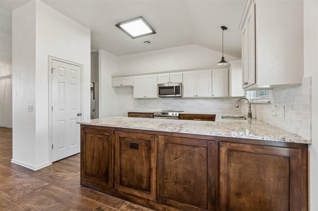 Building Photo - 15921 Katie Ridge Dr
