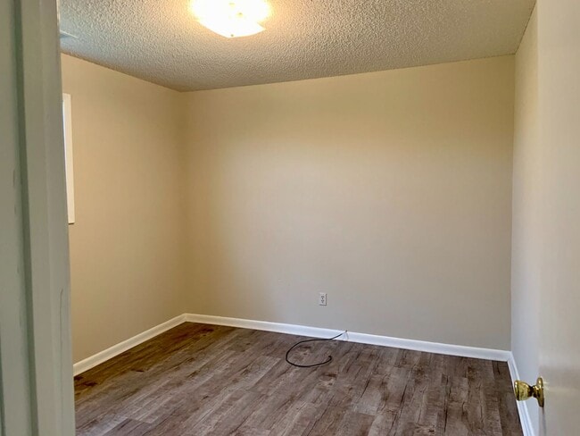 Building Photo - 16998 Carter Cir