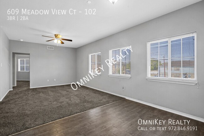 Building Photo - 609 Meadow View Ct