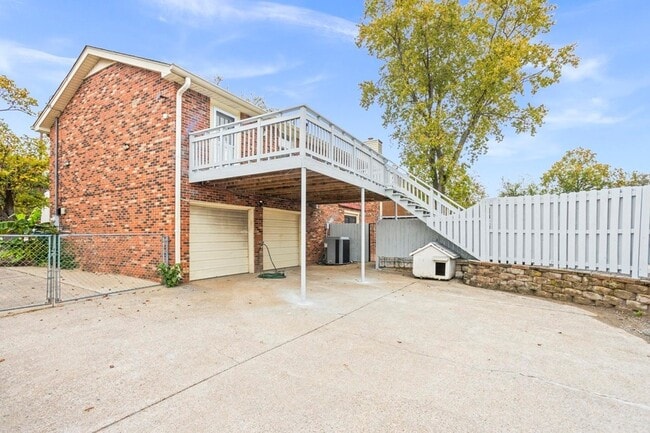 Building Photo - 2909 Cherry Hills Dr