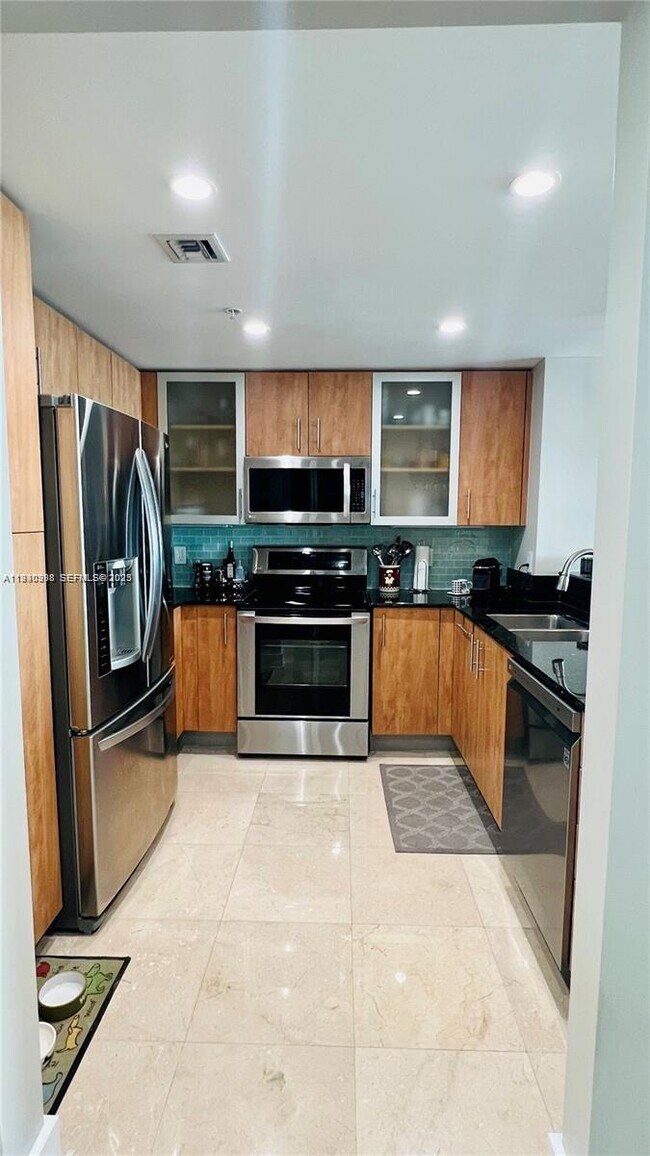 Building Photo - 7900 Harbor Island Dr