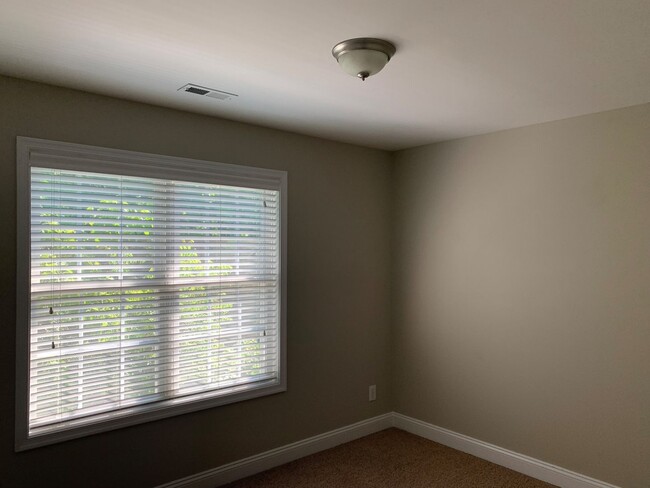 Building Photo - Move In Special - 1/2 Off First Month's Re...