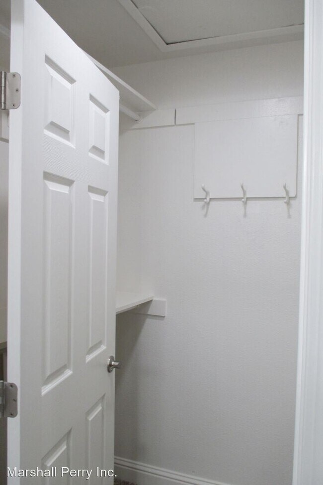 Building Photo - 4 br, 2 bath House - 2307 Crestview Dr.