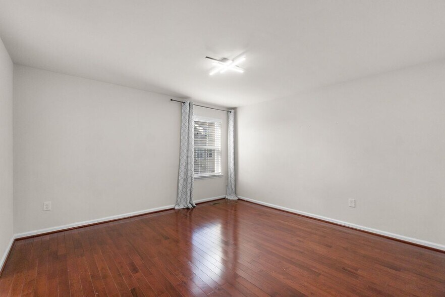 Building Photo - 8020 Ravenclaw Rd