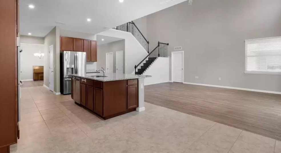 Building Photo - 6018 Glory Bower Dr