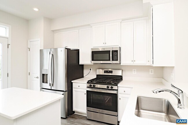 Building Photo - 2083 Elm Tree Ct