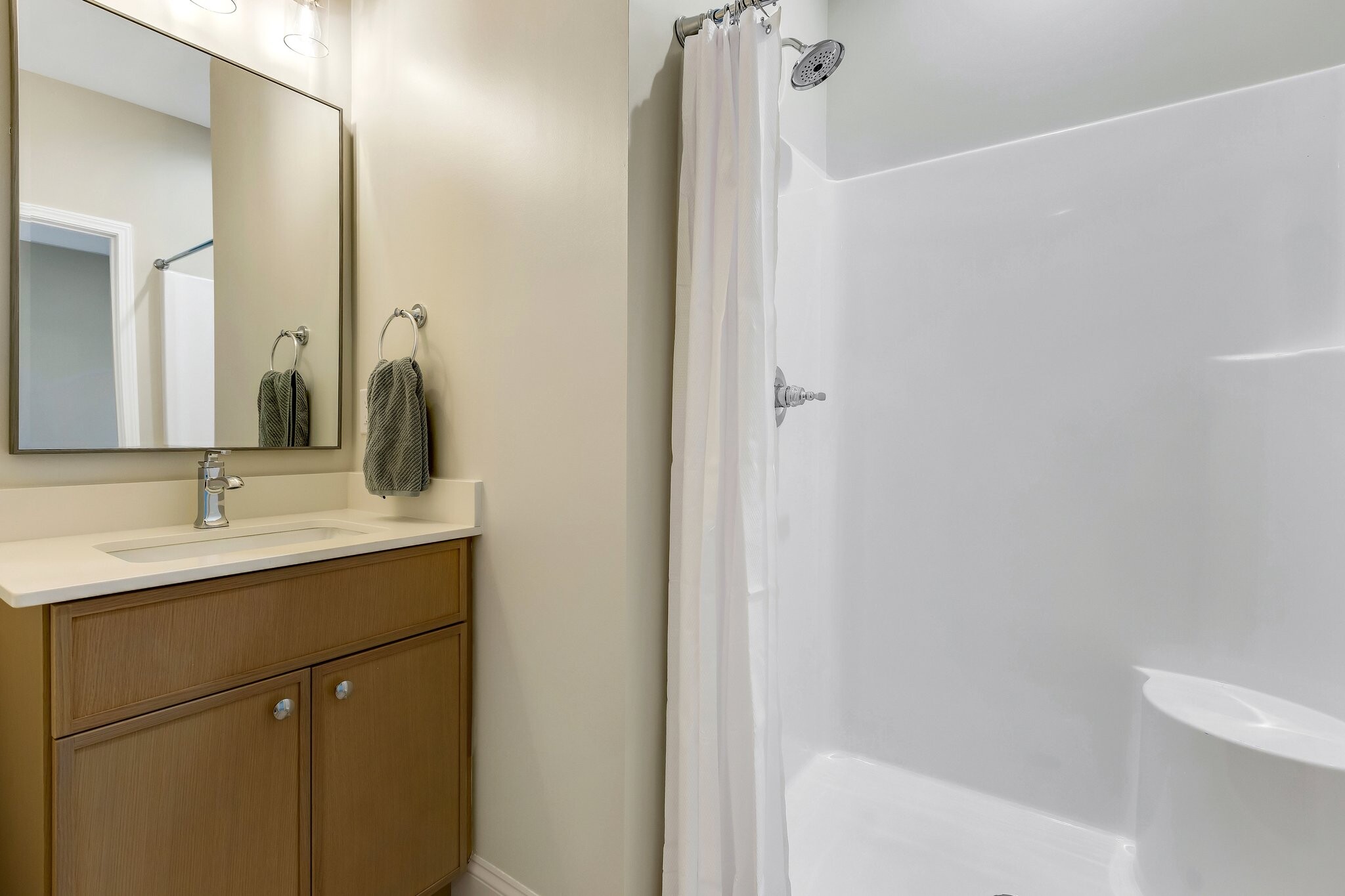 Privet Bathroom - 170 Weaver Line
