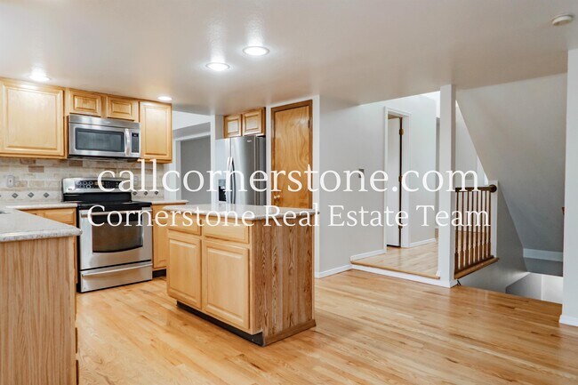 Building Photo - 630 Fernglen Ct