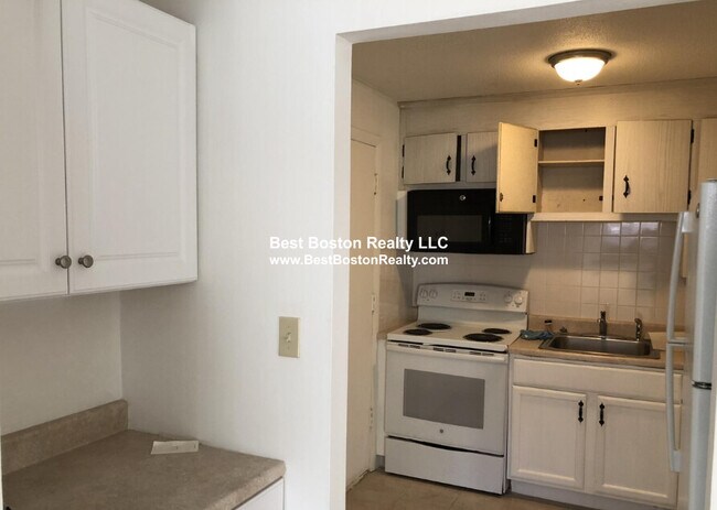 Building Photo - 216 Revere Beach Pkwy