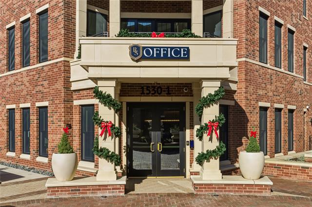 Building Photo - 1530 Meeting St