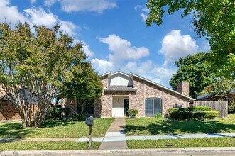 Building Photo - 4537 Fremont Ln