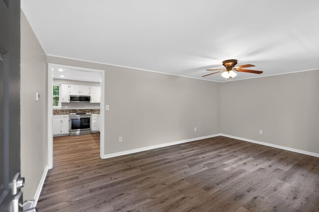 Building Photo - 4225 Robinson Rd
