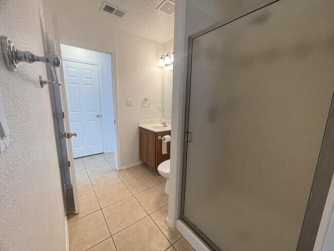 Building Photo - 5555 Mansfield Pl NW