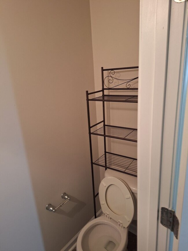 Building Photo - Wonderful Two Story Four Bedroom Home in Northeast Columbia!