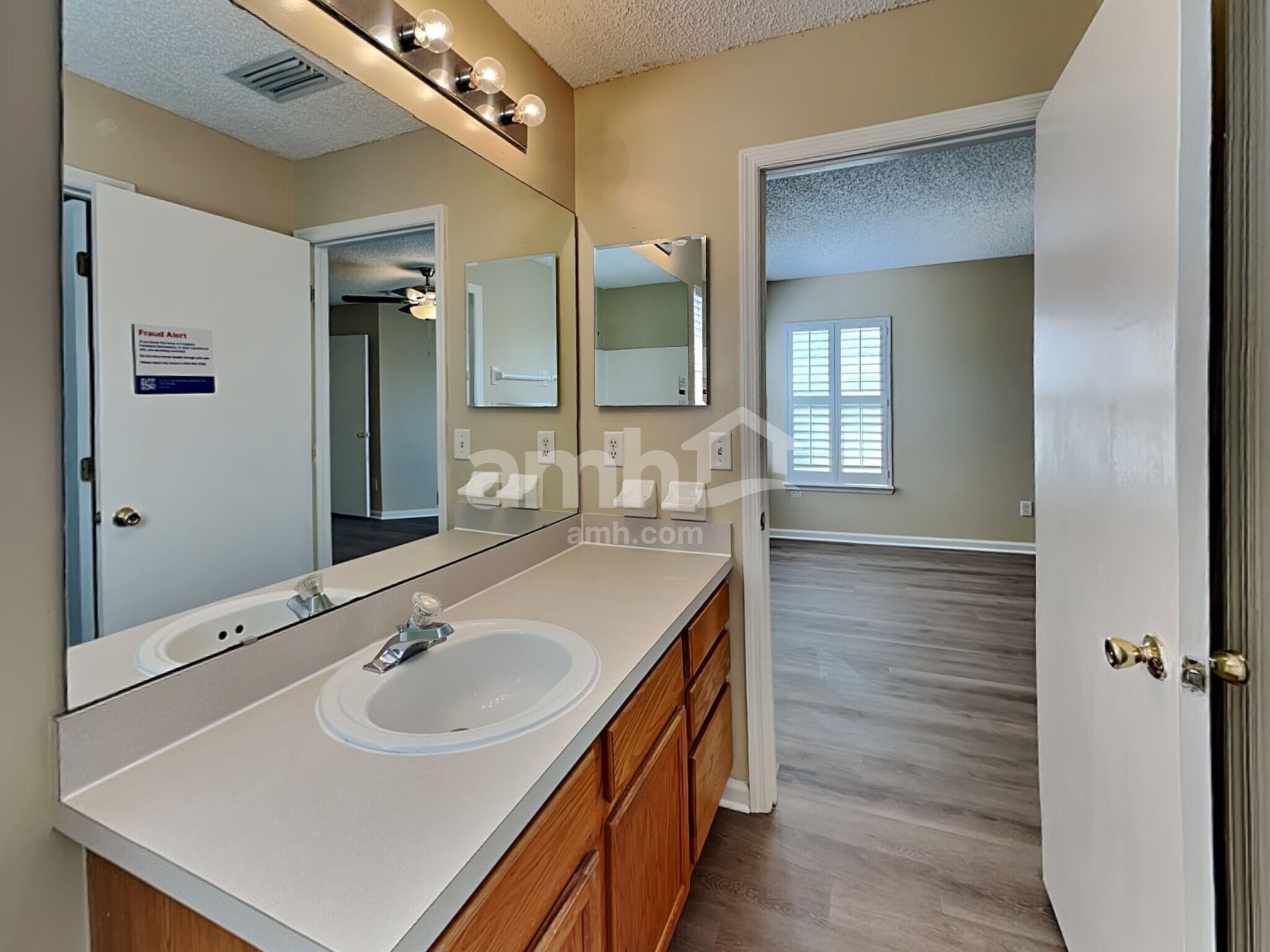 Building Photo - 509 Chancellor Dr W