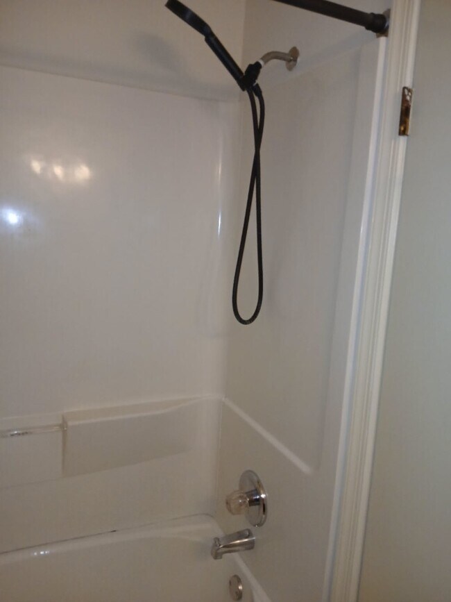 Building Photo - Available August 1st Charming 1-Bedroom Apartment in Coopersburg