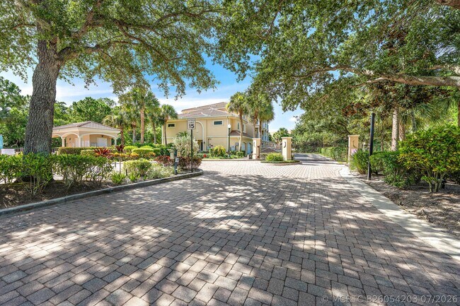 Building Photo - 12695 SE Old Cypress Dr
