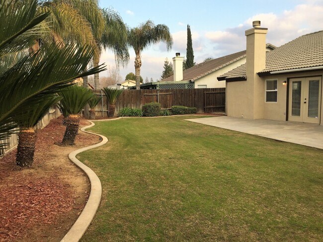 Building Photo - Beautiful 3 Bed 2 Bath in Riverlakes Community - Northwest Bakersfield- $2,350 Rent