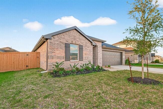 Building Photo - 27410 Oceanus Springs Dr