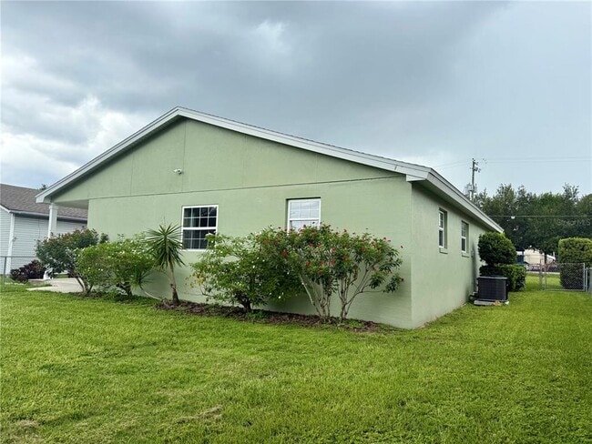 Building Photo - 3823 Martin St