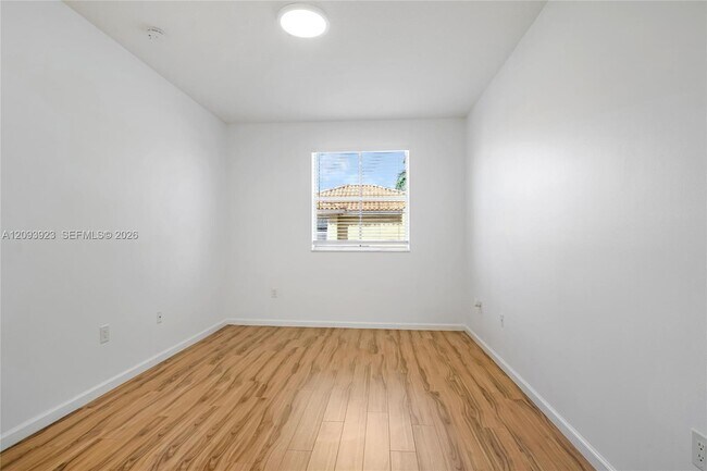 Building Photo - 642 SW 106th Ave