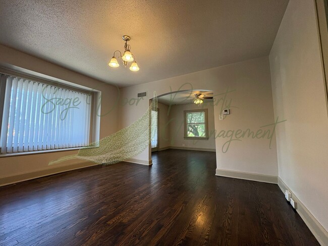 Building Photo - BEAUTIFUL HOME IN INDEPENDENCE!!