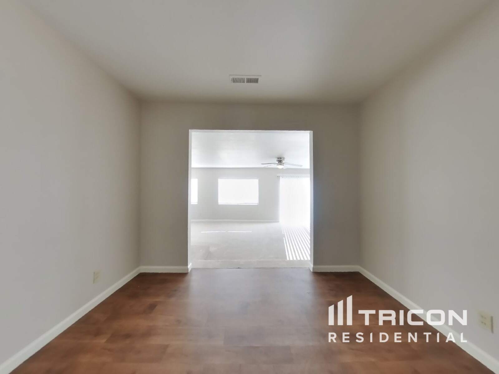 Building Photo - 2749 El Rey St