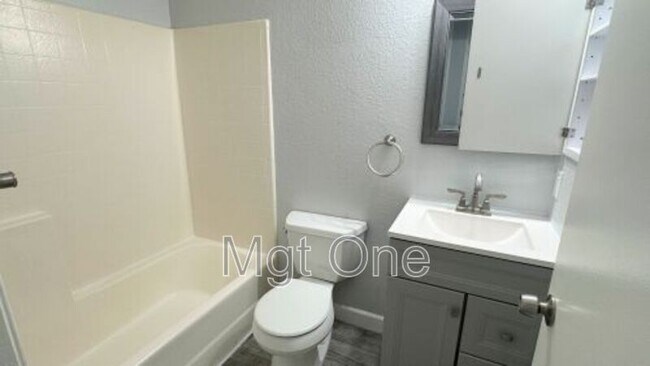 Building Photo - 15720 Reed Dr