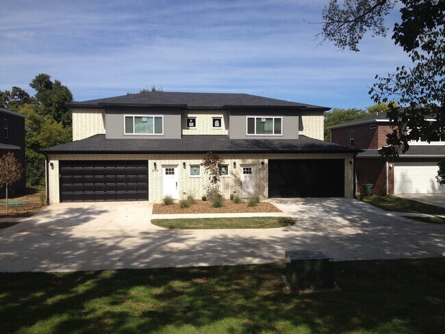 Building Photo - Wildwood 2