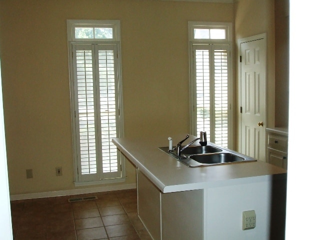 Building Photo - 2562 Oakwood Trce