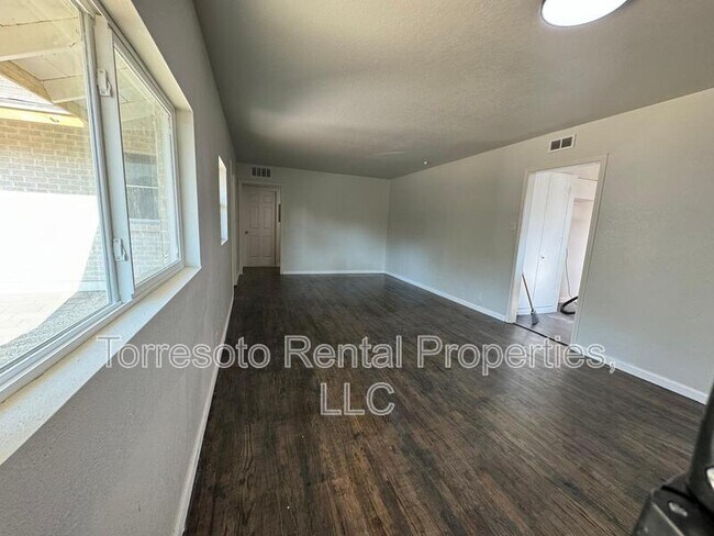 Building Photo - 152 Shadwell Dr