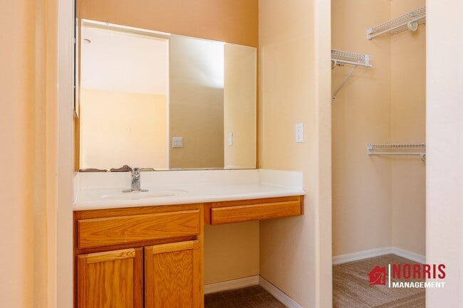 Building Photo - Great Home in Mission Valley