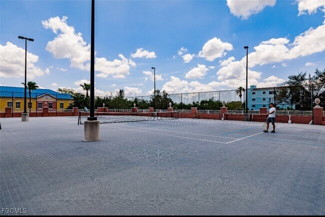 Building Photo - 2743 First St