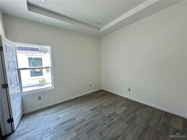 Building Photo - 1817 Monaco Dr